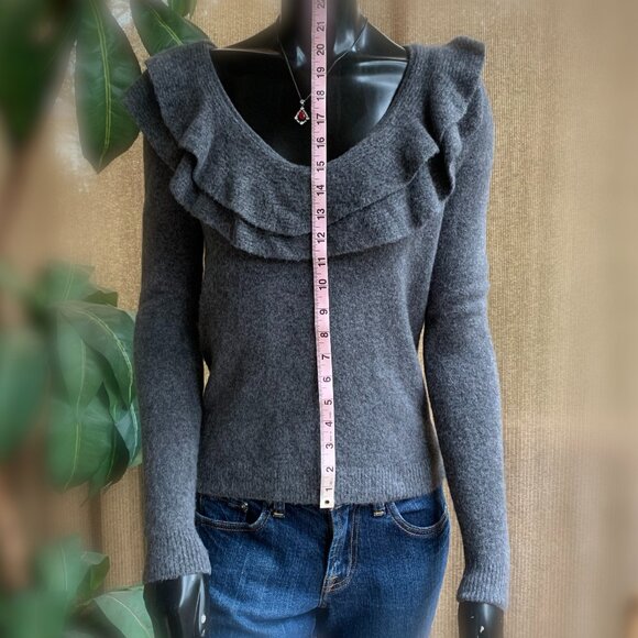 White House Black Market Double Ruffle Scoop Neck Long Sleeve Sweater Sz XS - Picture 9 of 13